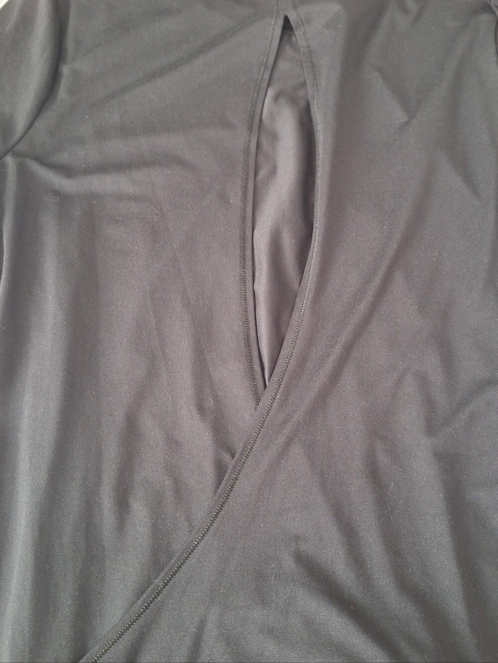 Spanx Black Long Sleeve with Thump Holes Open Back Women's Shirt Large - Picture 8 of 8